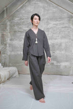 The 2tuck wrap straight wide trousers / Linen 100% / Ivory