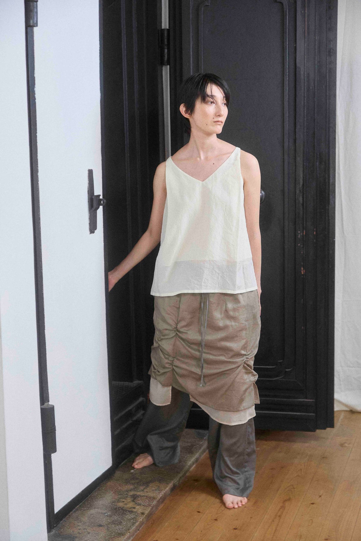 The layerd skirt pants / Cotton 100% x Cotton 100% x  Cotton 70% Silk 30% / Black
