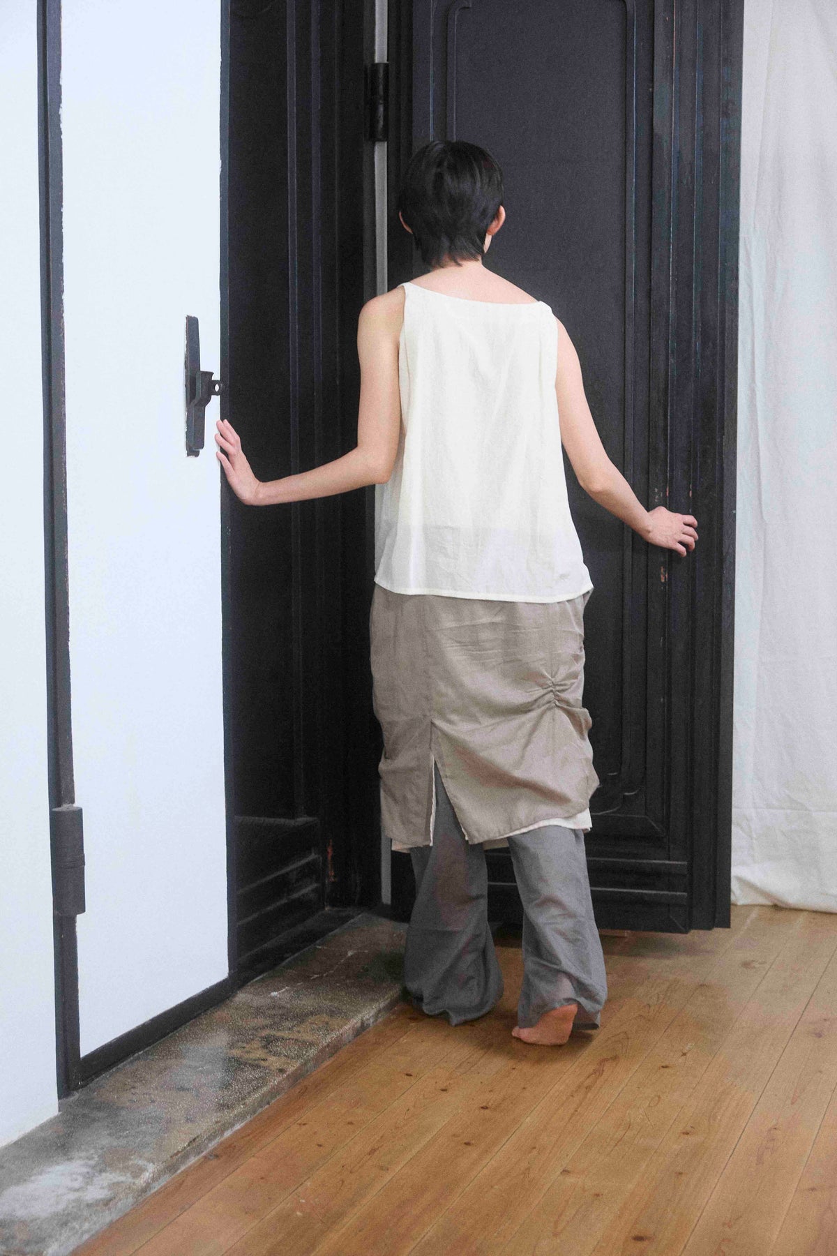 The layerd skirt pants / Cotton 100% x Cotton 100% x  Cotton 70% Silk 30% / Black
