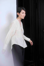 The V neck shirts / Cotton Silk / Black