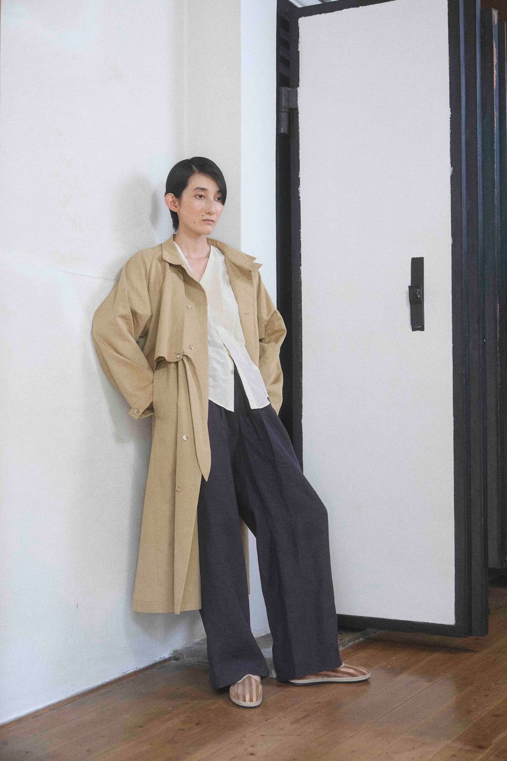 The 2tuck wrap straight wide trousers / Linen 100% / Dark purple