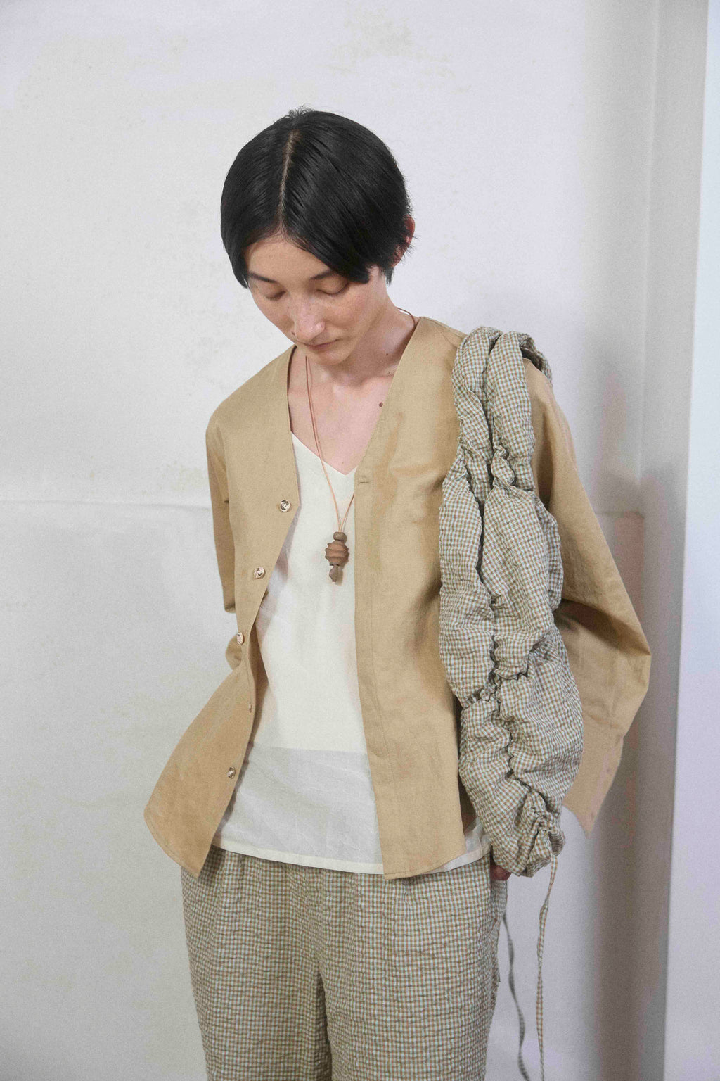 The V neck shirts / Cotton Linen Twill / Beige