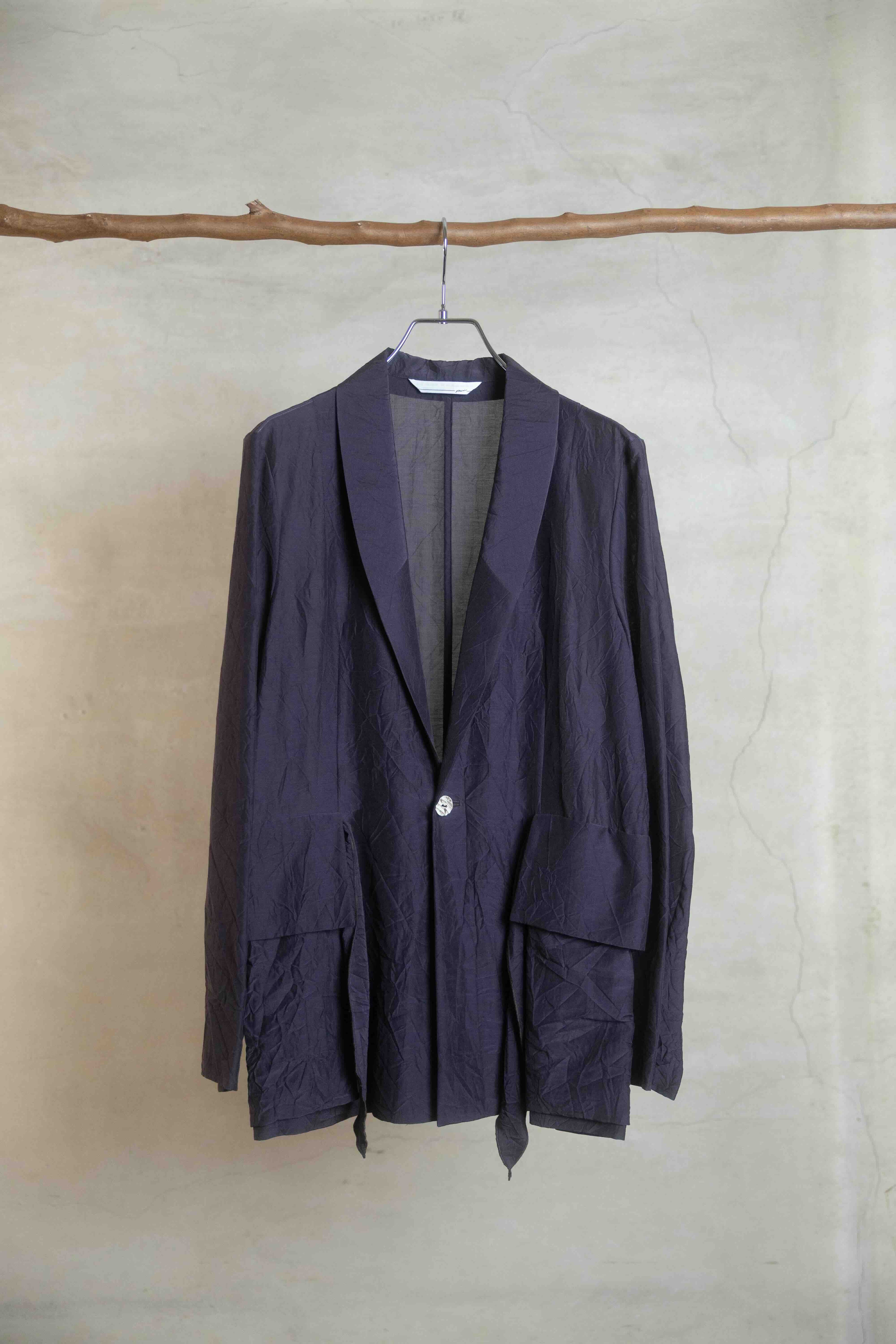 The essential line -The tailored shirt jacket / dahlia purple