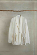 The essential line -The tailored shirt jacket / ivory