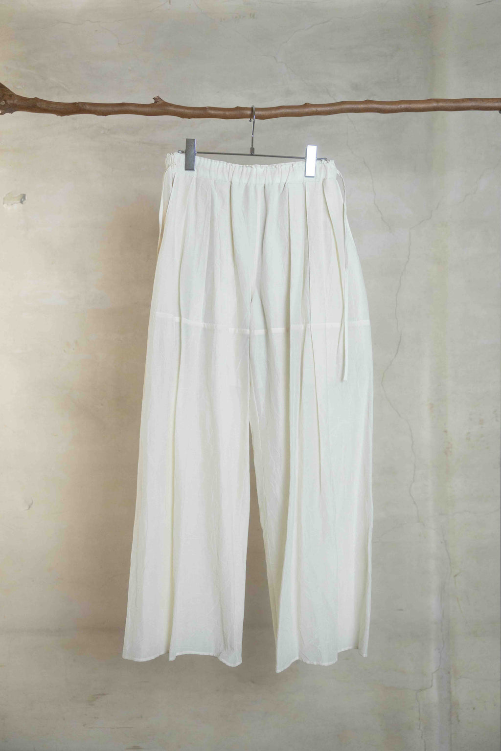 The essential line -The 3 tucks wide pants- / Ivory
