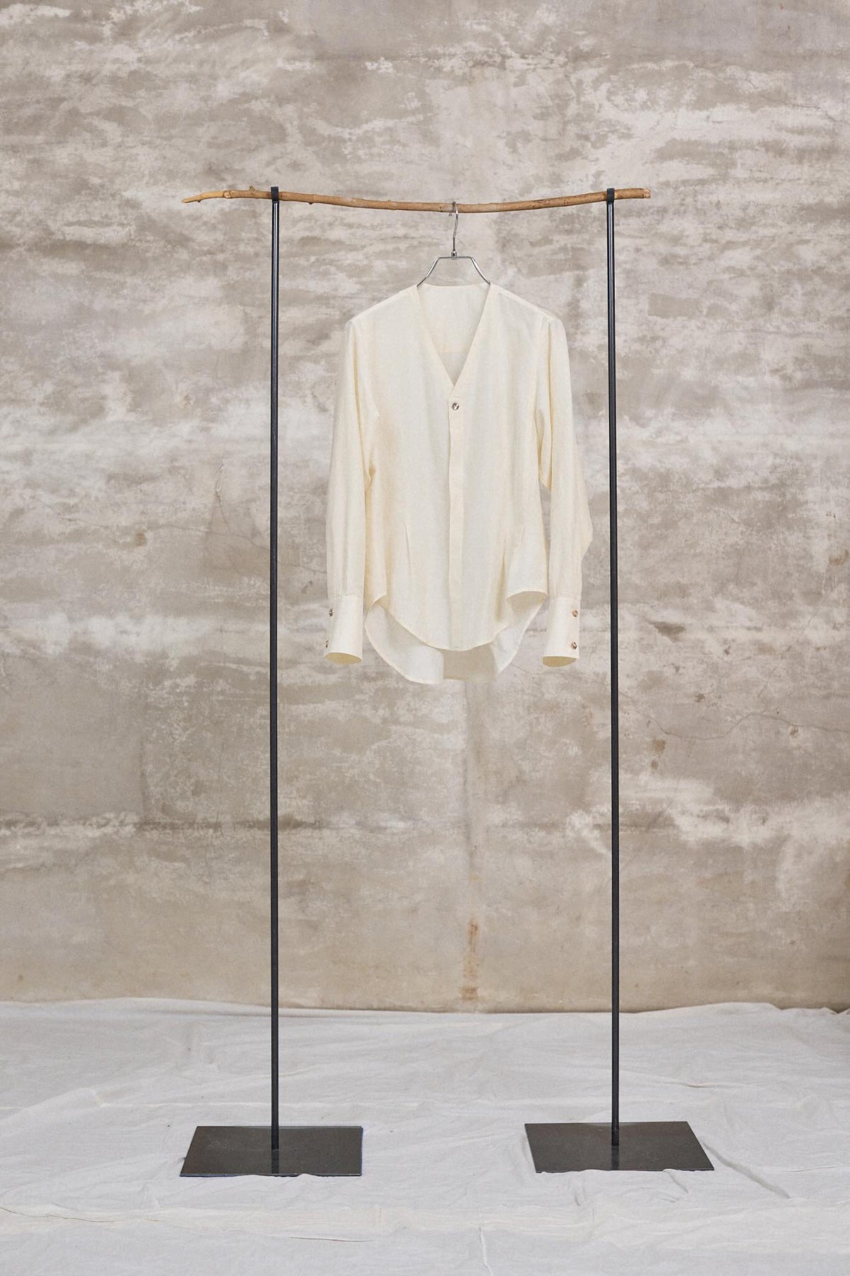 The V neck shirts / Cotton Silk / Ivory
