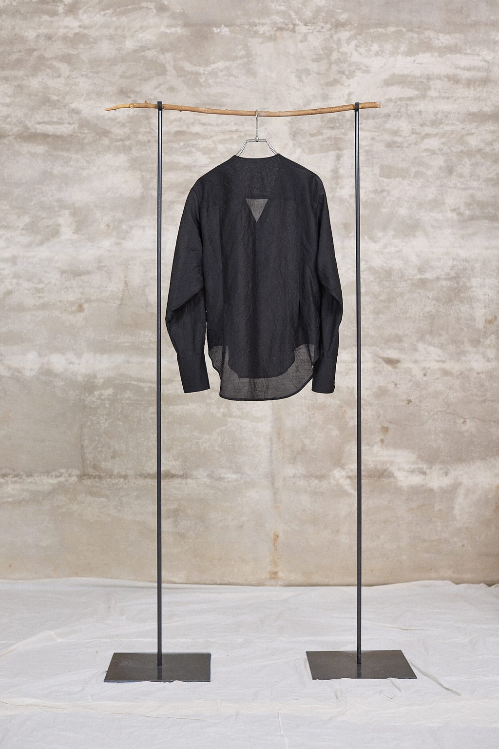 The V neck shirts / Cotton Silk / Black