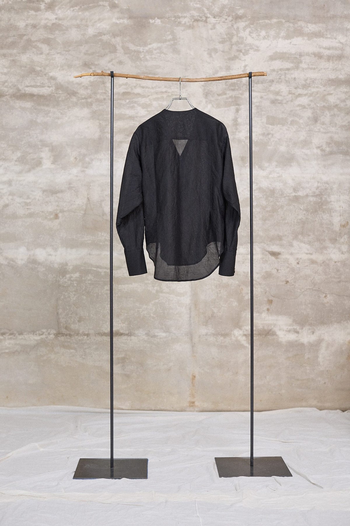 The V neck shirts / Cotton Silk / Black