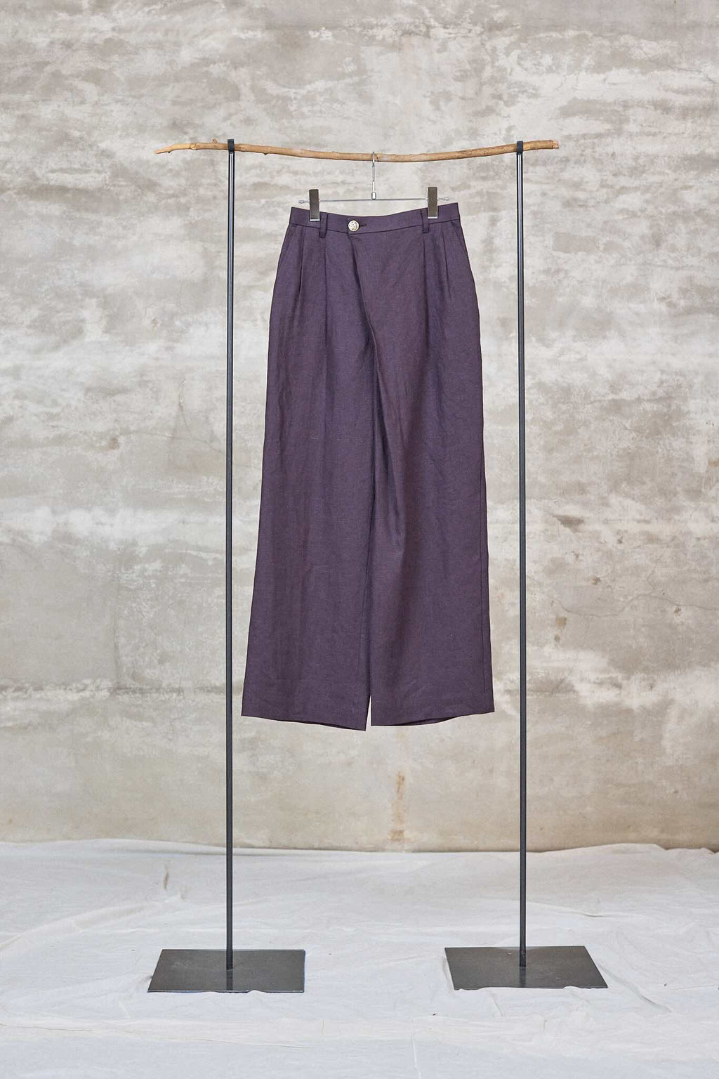 The 2tuck wrap straight wide trousers / Linen 100% / Dark purple