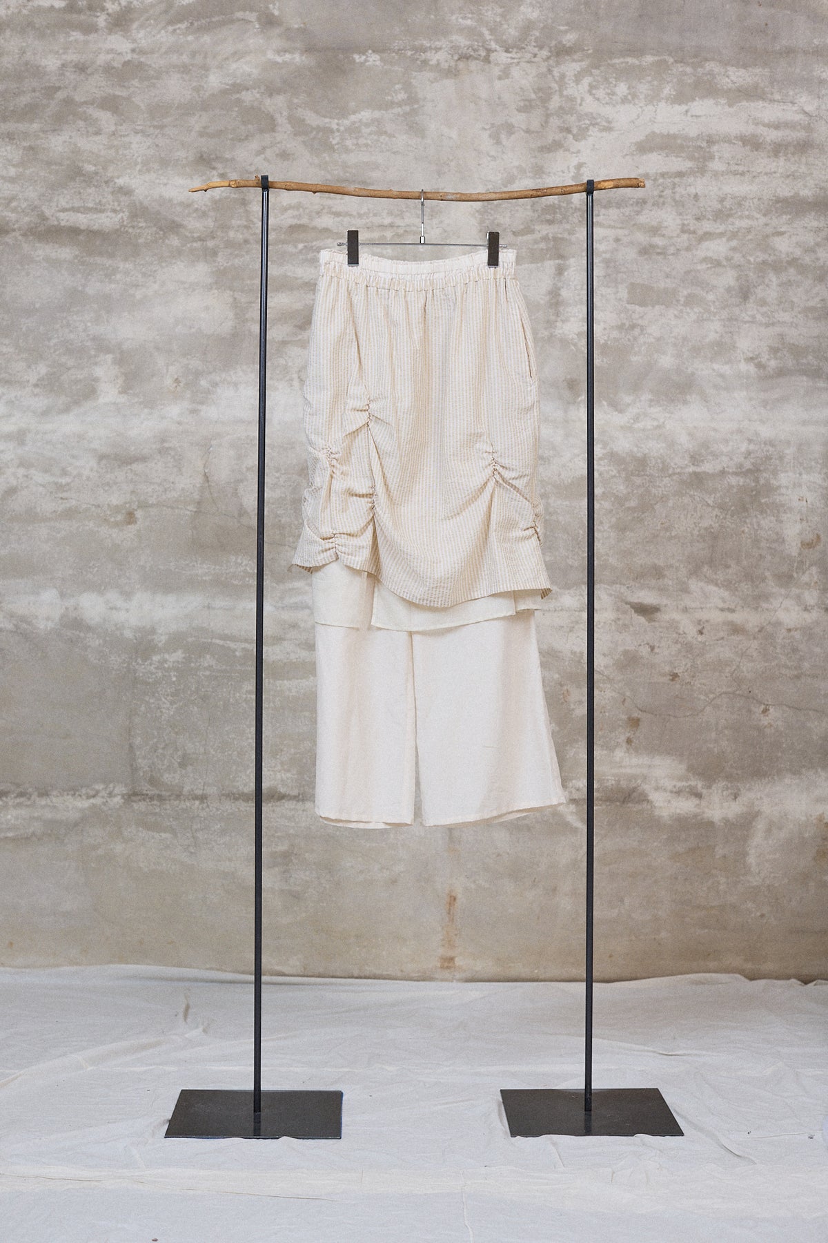 The layerd skirt pants / Cotton 100% x Cotton 100% x  Cotton 70% Silk 30% / Beige