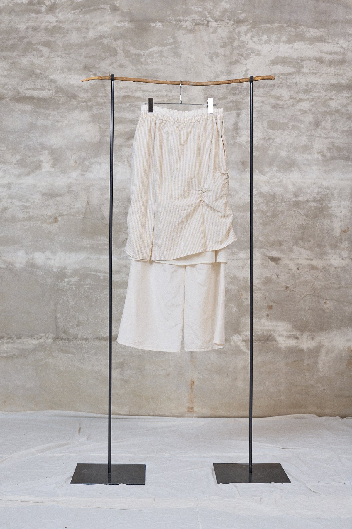 The layerd skirt pants / Cotton 100% x Cotton 100% x  Cotton 70% Silk 30% / Beige
