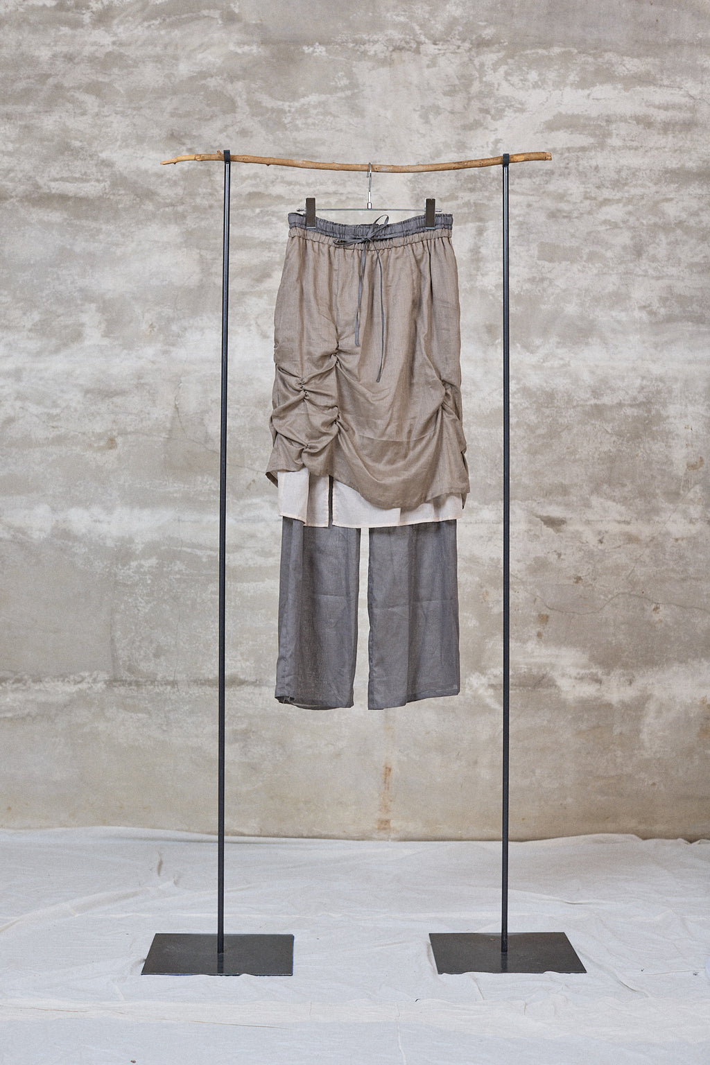The layerd skirt pants / Cotton 100% x  Cotton 95% Ramie 5% / Gray