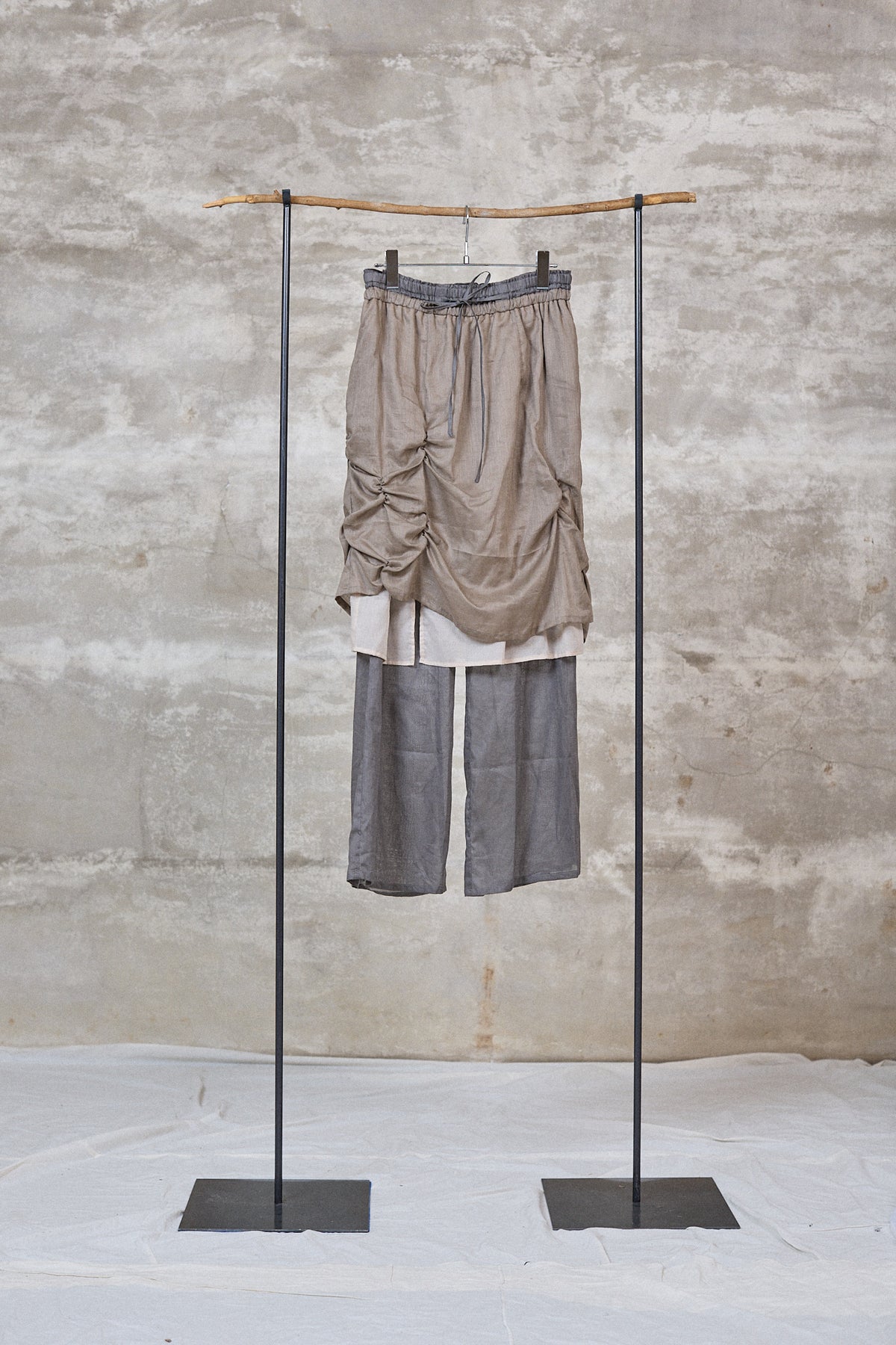 The layerd skirt pants / Cotton 100% x  Cotton 95% Ramie 5% / Gray